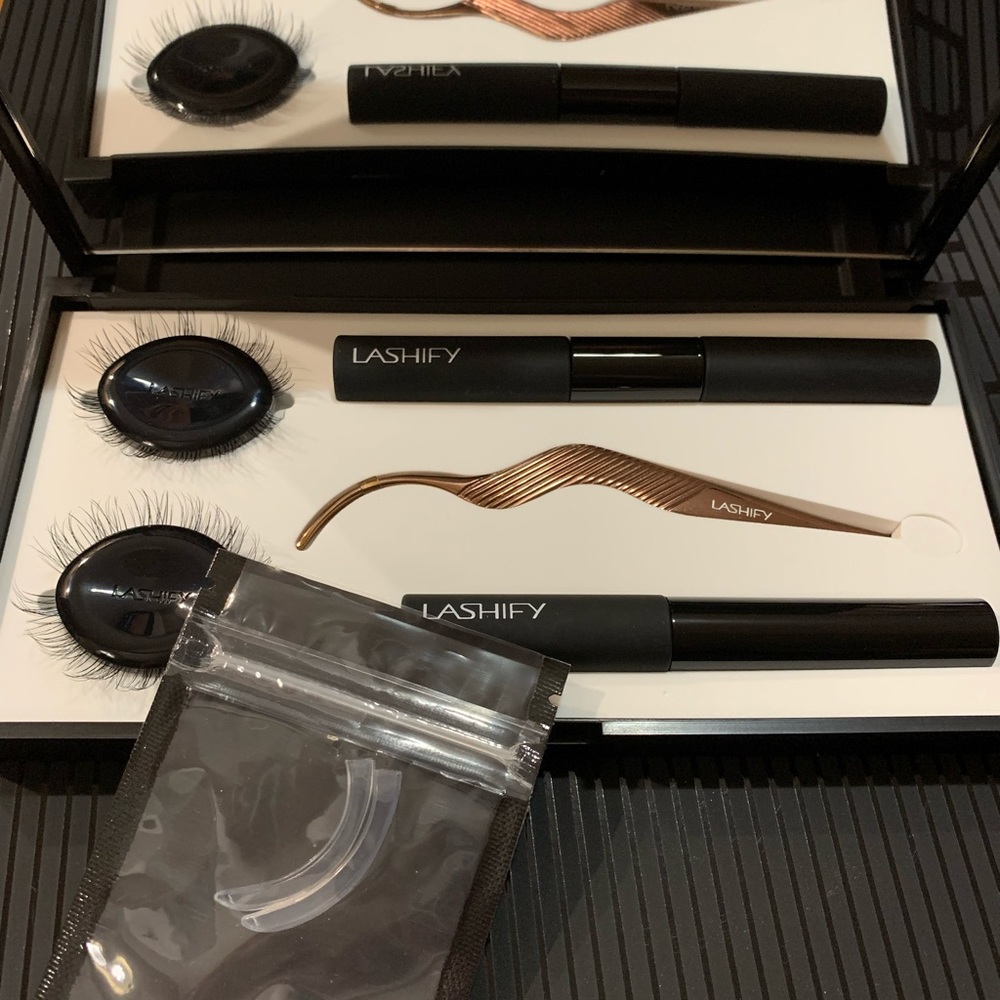 Lashify Control Kit in black
